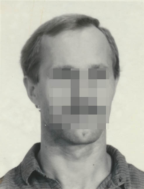 Passbild eines Mannes, anonymisiert