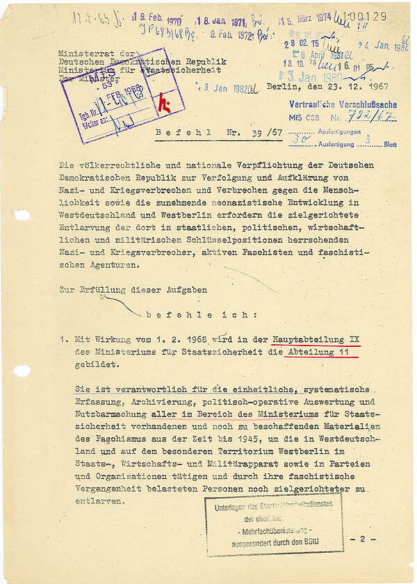 Der Befehl formuliert den Auftrag der HA IX/11 und erklärt, welche Unterlagen die Stasi-Archivabteilung XII an das NS-Archiv abzugeben hat. Seite 1
