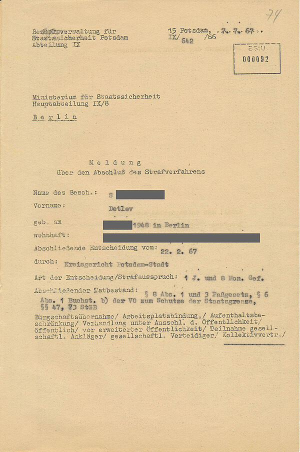 Ein Formular mit Angaben zu Detlev S. und seinem Gerichtsurteil.