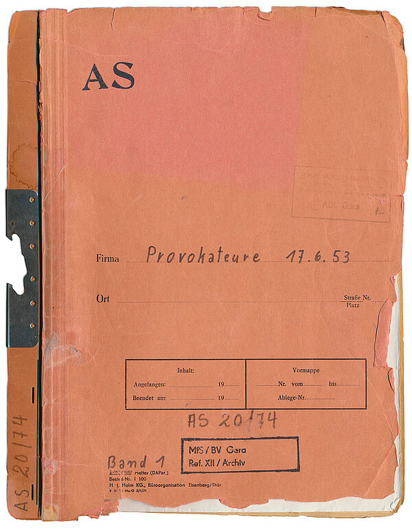 Acktendeckel, oben links steht dick "AS", in der Mitte steht handschriftlich "Provokateure 17.6.53".