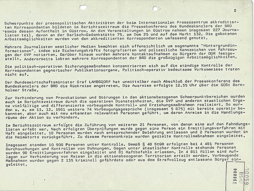Ein Bericht der Stasi über ihren Einsatz während des Besuchs von Bundeskanzler Schmidt in Güstrow. Die Stasi hält ihren Einsatz für erfolgreich. Die Maßnahmen der Stasi nochmals detailliert rekapituliert und ihr Erfolg konstatiert.