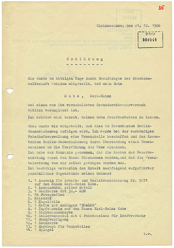 Die Erklärung enthält Anweisung an Kubes Eltern betreffend der Kremierung und Beerdigung sowie eine Liste mit persönlichen Dingen, die Kubes Vater zurückerhielt. Seite 1