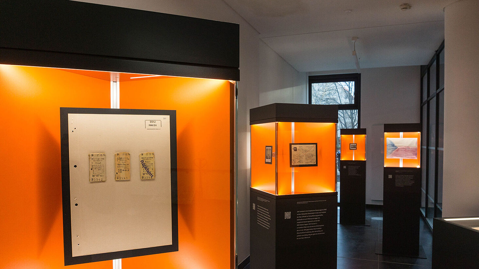 Blick in die Wanderausstellung „Alles Wissen Wollen”