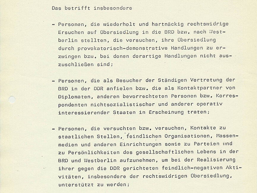 Der Befehl gibt detaillierte Anweisungen zur sogenannten Absicherung des Besuch von Bundeskanzler Schmidt in Güstrow durch die Stasi.