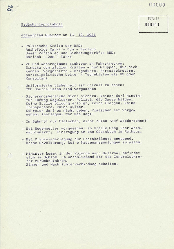 Detailierte"Regie"-Anweisungen zum Verhalten der Sicherheitskräfte an ihren jeweiligen Einsatzorten während des Besuchs von Bundeskanzler Schmidt in Güstrow. Ein Punkt lautet: „Im Bahnhof nur klatschen, nicht rufen „Auf Wiedersehen“.