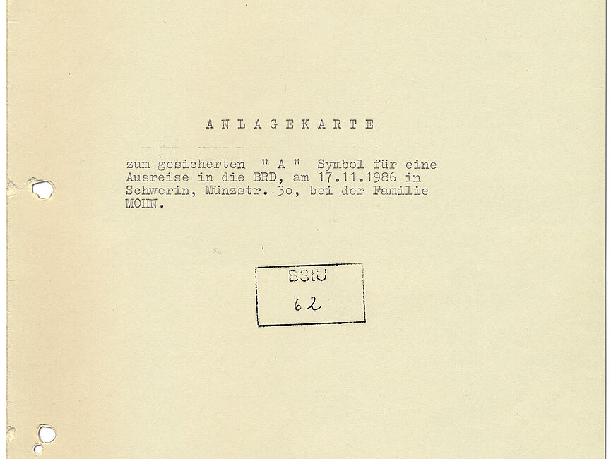 Deckblatt des Bildberichts der Stasi über das bei Familie Mohn sichergestellte "A"