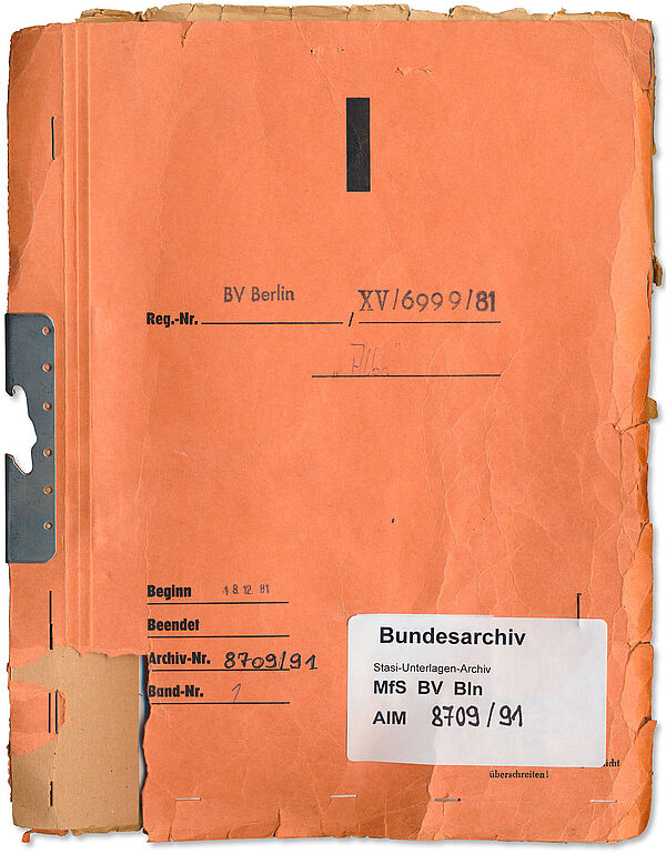 Aktendeckel des Vorgangs zum IM "Alba" Ein Stasi-Aktendeckel